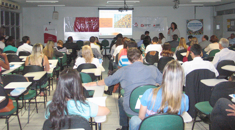 Palestra de Júnia Caldeira de Sousa Lacerda, Oficial de Controle Externo do TCEMG